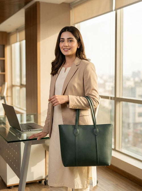 Minimal Structured Carryall - office look on model